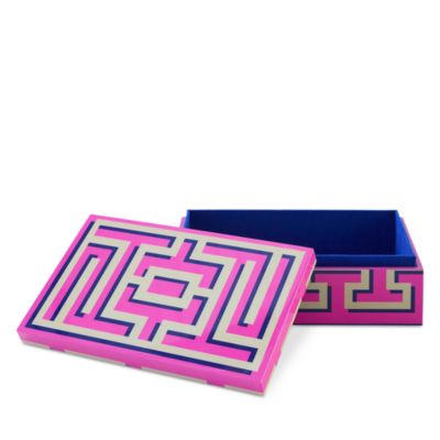 Labyrinth Box, Medium