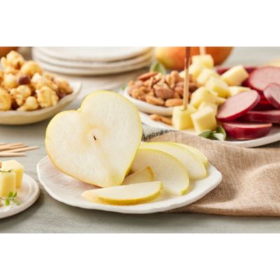 Classic Favorites Gift Basket, 13 Piece