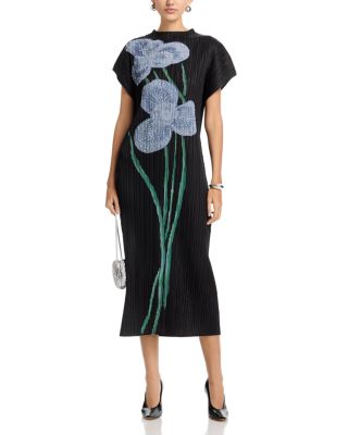 Beaded Appliqu&amp;eacute; Flower Crinkled Dress