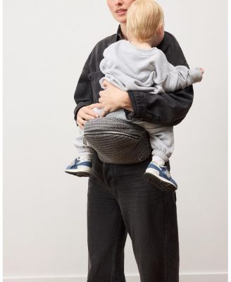  Brio Belt Toddler Carrier