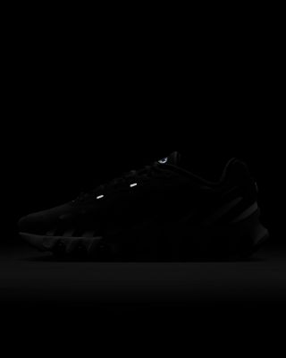 Men's Air Max Dn8 Low Top Sneakers