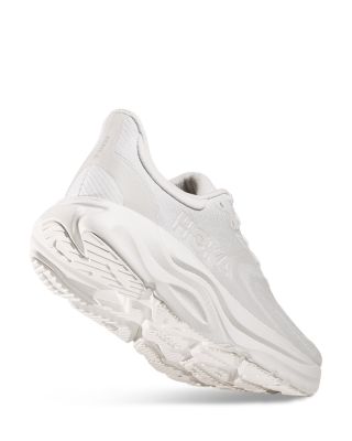 Women's Arahi 8 Running Sneakers