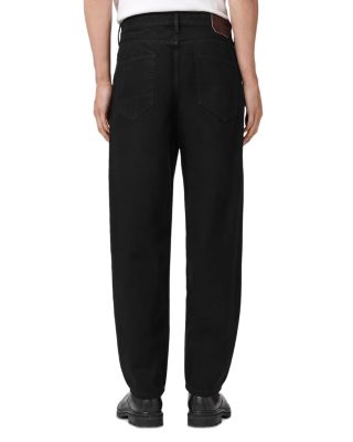 Regular Fit Curved Jeans in Washed Black