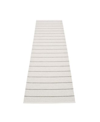  Carl Rug, 27" X 105"