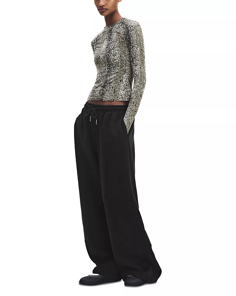 On Oversized Drawstring Knee Sweatpants