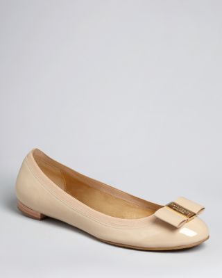 Round Logo Toe Ballet Flats - Tock