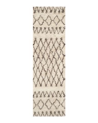 Safavieh Casablanca CSB851 Area Rug, 2'3 x 8'