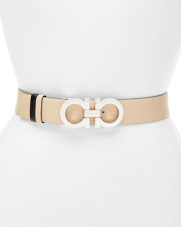 Ferragamo Reversible Gancini Calfskin Leather Belt In New Bisque Beige/silver