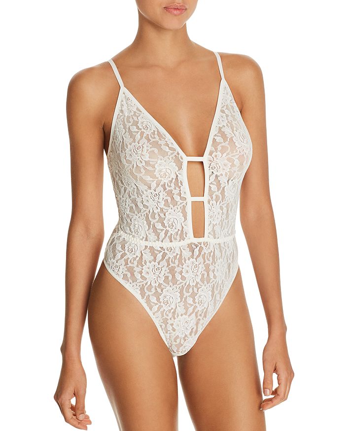 Hanky Panky Signature Lace Plunge Bodysuit - 100% Exclusive In Marshmallow