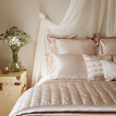 Windsor Bedding Collection