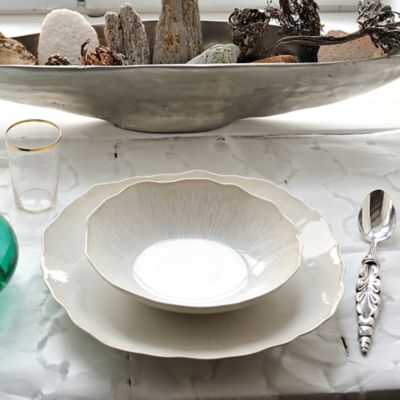 Plume Dinnerware