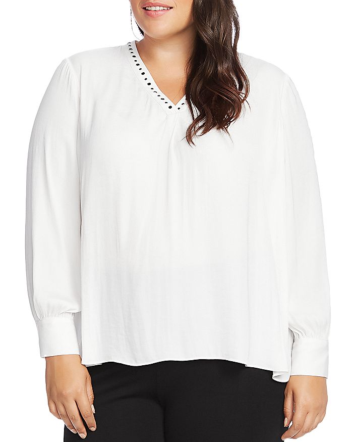 Vince Camuto Plus Grommet V-neck Blouse In Pearl Ivory