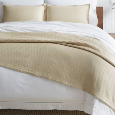 Favo Quilted Collection