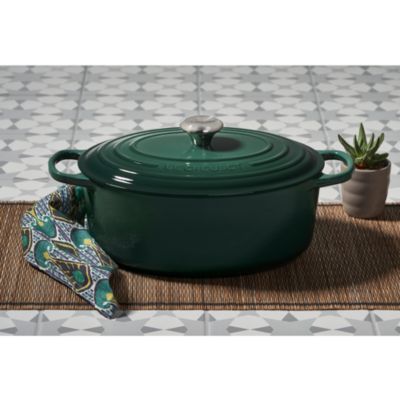 6.75-Quart Signature Oval Dutch Oven
