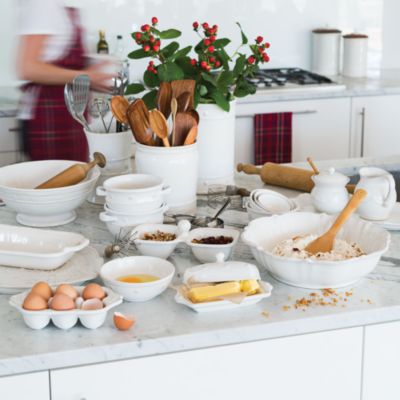 Berry & Thread Bakeware Collection