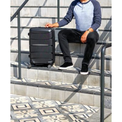 Outline Pro 22 x 14 x 9 Carry-On Spinner