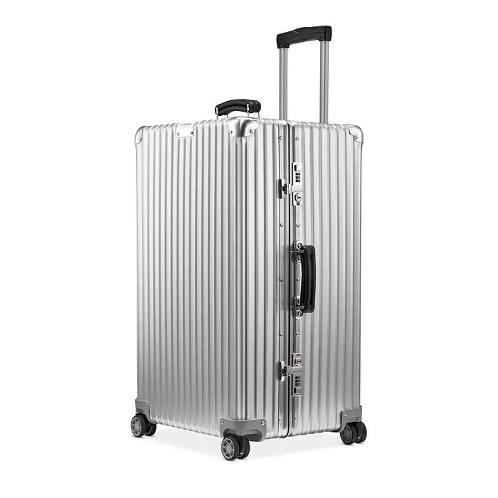 Classic Trunk Spinner Suitcase