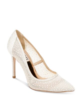 badgley mischka weslee pointed toe pump