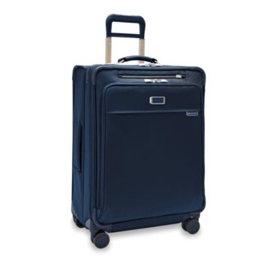 Baseline Medium Expandable Spinner Suitcase
