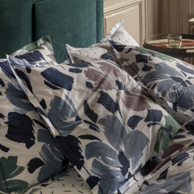 Face a Face Bedding Collection