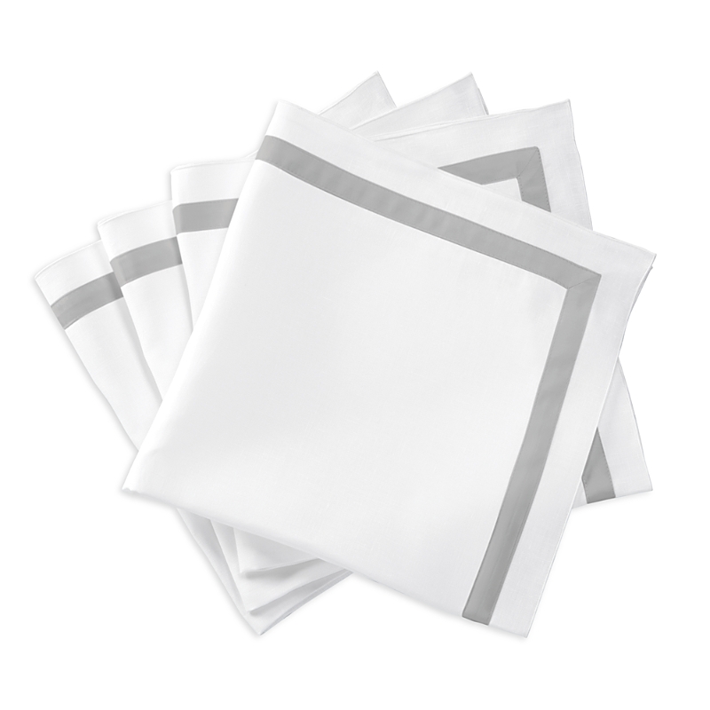 Matouk Lowell Napkin, Set Of 4 In Silver