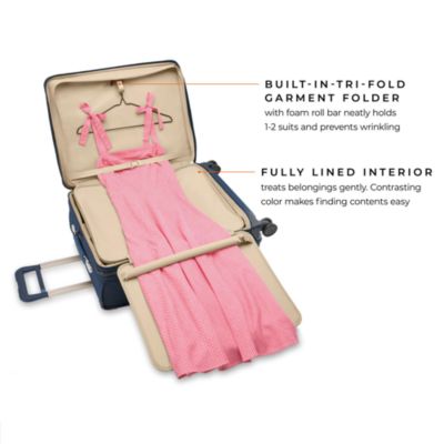 Baseline Medium Expandable Spinner Suitcase