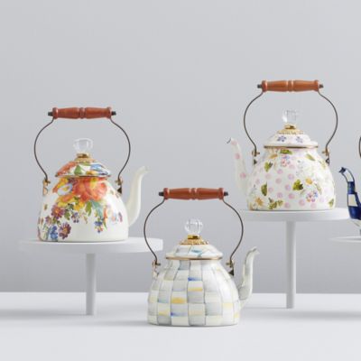 Flower Market 2-Quart Tea Kettle