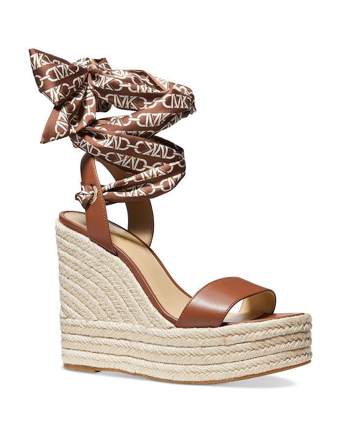 Stuart weitzman esme sandal top