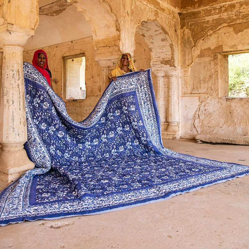 Cqc La Zuma Quilt With Two Shams, King In Multi