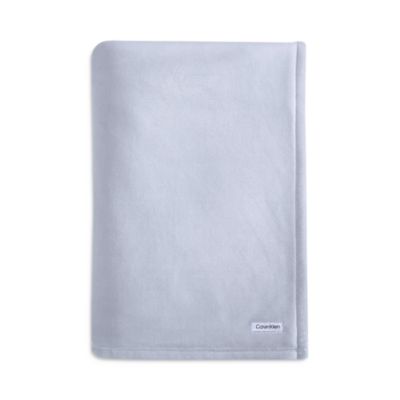 Calvin Klein - Core Plush Solid Bed Blanket