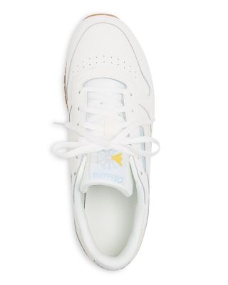 Women&#39;s Classic Low Top Sneakers