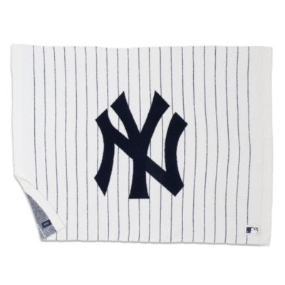 CozyChic New York Yankees Throw Blanket