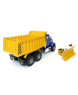  1/16th Mack Granite Dump Truck with Snow Plow and Flashing Lights 2-7 - Ages 5-7