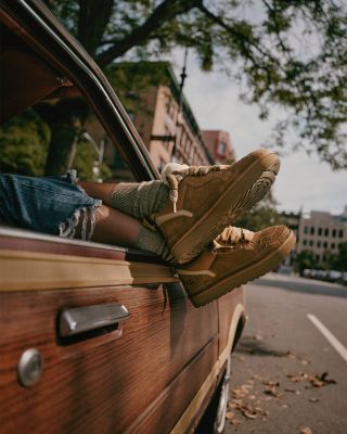 Women&#39;s Lowmel Hiking Sneakers