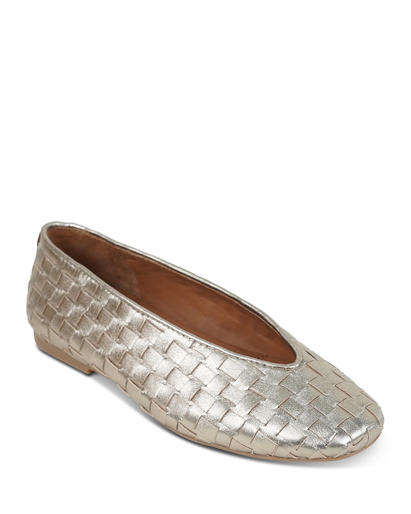 GENTLE SOULS BY KENNETH COLE GENTLE SOULS BY KENNETH COLE WOMEN'S WILLOW WOVEN SQUARE TOE FLATS