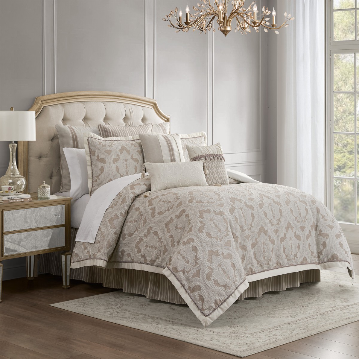 Waterford Arderra 4 Piece Comforter Set, Queen in Ivory