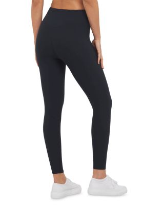 SPANXsmooth OnForm Legging