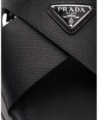 メンズ*PRADA* Saffiano レザークロスサンダル サフィアーノ Black Saffiano leather crisscross slides | PRADA