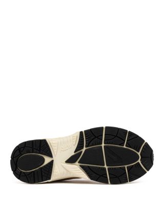 Men&#39;s Hyperway Low Man Lace Up Sneakers