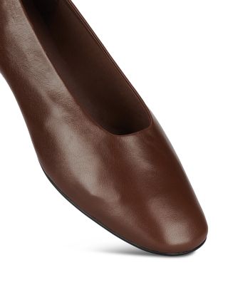 Women's Trustee Round Toe Flats