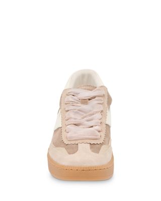 Women&#39;s Notice Low Top Sneakers