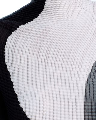 Abstract Tint Pleated Top