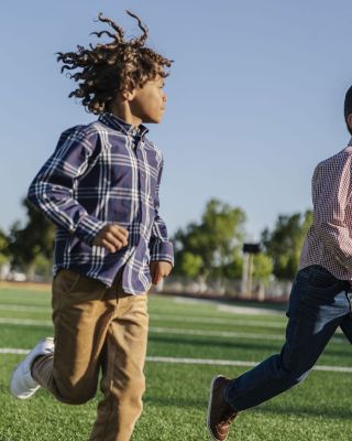 Boys&#39; Organic Stretch Poplin Long Sleeve Button Down Shirt - Big Kid