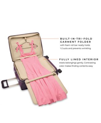 Baseline Medium Expandable Spinner Suitcase