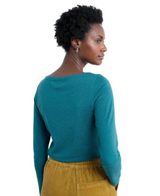  Women's Easel Long Sleeve Top