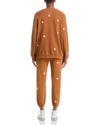 Flo Daisy Embroidered Sweatshirt