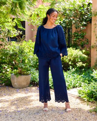 Embroidered Scallop Edge Cropped Pants