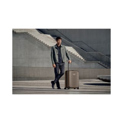 Airox Advanced Medium Spinner Suitcase