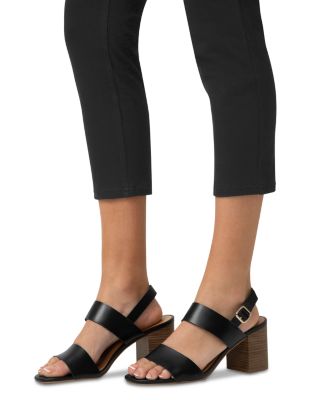 High Rise Ultra Soft Denim Capri Leggings in Medium Wash