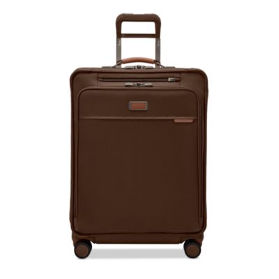 Baseline Medium Expandable Spinner Suitcase
